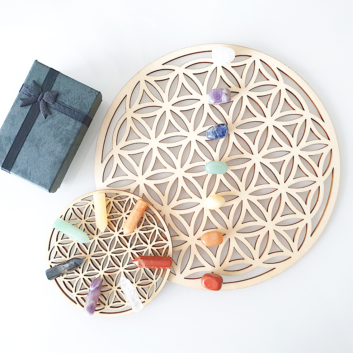 Chakra Legesystem Edelstein Blume des Lebens